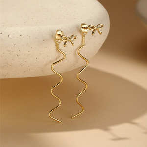AE118 AE119 Elegantes Pendientes <span class=keywords><strong>de</strong></span> Plata <span class=keywords><strong>de</strong></span> Ley 925 con Baño <span class=keywords><strong>de</strong></span> Oro, Diseño <span class=keywords><strong>de</strong></span> Corazón y Lazo, para Mujeres y Niñas, para Uso Diario - Product Image 3