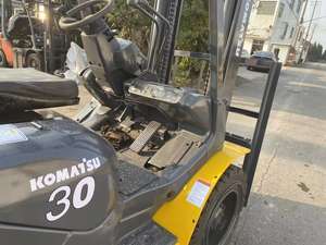 KOMATSU-Chariot élévateur japonais d'origine, 3 tonnes, fd30T-17 de ferme, en bon état - Product Image 3