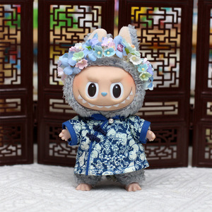 Vêtements pour poupée Labubu, ajustement universel pour les générations 1 et 3, accessoires en vinyle et peluche, tenue de style chinois avec chapeau floral - Product Image 3