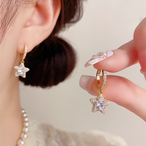 <span class=keywords><strong>Pendientes</strong></span> Colgantes de Estrella con Zirconia en Latón Bañado en Oro para Mujer, Venta al por Mayor - Product Image 1