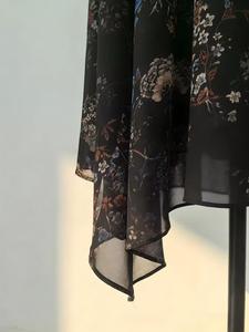 <span class=keywords><strong>Robe</strong></span> <span class=keywords><strong>longue</strong></span> en mousseline de soie <span class=keywords><strong>noire</strong></span> à imprimé floral pour femmes, fabriquée sur mesure, en polyester respirant, élégante et décontractée pour les vacances d'<span class=keywords><strong>été</strong></span> - Product Image 6