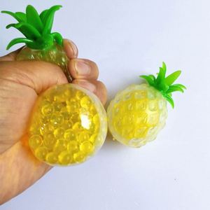 Vente en gros usine Mini jouets anti-stress souple en forme de légumes et fruits (Fraise, Raisin) pour enfants, à prix abordable - Product Image 6