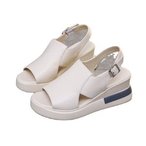 Летние женские пляжные шлепанцы на платформе - Product Image 1