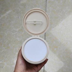 Masque <span class=keywords><strong>pour</strong></span> les yeux en plastique <span class=keywords><strong>pour</strong></span> le soin des cheveux Pot en coton démaquillant avec cuillère <span class=keywords><strong>Pince</strong></span> à cheveux Couleur beige personnalisée Pot cosmétique à capuchon supérieur - Product Image 5