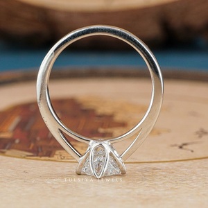 Anillos de diamantes elegantes elaborados con estilo de joyería fina, diseños atemporales, artesanía superior y excepcional. - Product Image 3