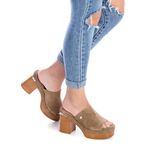 Zapatos de Tacón Tipo Mule con Plataforma de Cuero para Mujer, Marca Carmela - Product Image 5