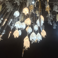 Décoration et fournitures de mariage : Lustre magnolia 10 têtes luxueux pour salle de mariage, Lumière décorative créative en acrylique, Éclairage de mise en scène de mariage, Vente en gros