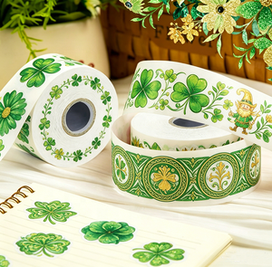 Autocollants en rouleau motif trèfle vintage Saint-Patrick, imperméables, auto-adhésifs, pour décorations de fêtes et emballages, impression personnalisée - Product Image 1
