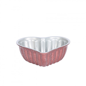 Moule à gâteau en acier au carbone en forme de cœur, antiadhésif, pour gâteau chiffon, pour la cuisine domestique - Product Image 1