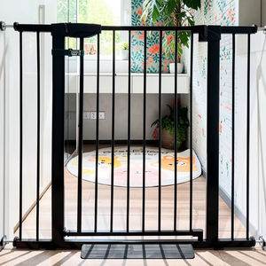 Barrière <span class=keywords><strong>de</strong></span> sécurité pliable moderne et durable en fer pour chiens avec double verrouillage pour escaliers - Barrière sécurisée pour animaux <span class=keywords><strong>de</strong></span> compagnie - Product Image 1