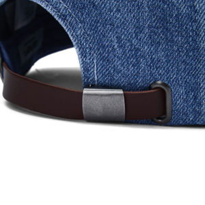 Cappellino da baseball a 6 pannelli di alta qualità 2026 con logo a cuore intessuto, fibbia in metallo argentato, taglia regolabile e finitura pre-lavata - Product Image 4