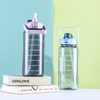 Offres Spéciales 2000ml grande capacité Design minimaliste en plastique bouilloire et bouteille de sport Portable Sports de plein air tasse