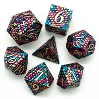 Pour Udixi Logo personnalisé RPG jeu de dés en métal polyédrique donjons Dragons motif d'échelle de Dragon en violet et bleu avec boîte en métal