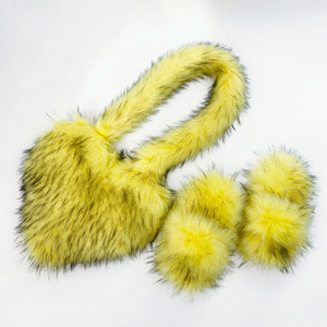 Moda <span class=keywords><strong>donna</strong></span> soffice <span class=keywords><strong>ciabatte</strong></span> alla moda in pelliccia sintetica morbide borse a tracolla amore borsa cuore abbinata scarpe stagione invernale - Product Image 4