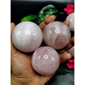 Sphère/boule en pierre de quartz rose - Énergie/Reiki/Cristal thérapeutique - Diamètre de 2,5 pouces et 240 g (0,53 lb) - UNIQUETLEMENT UNE PIÈCE - Product Image 1
