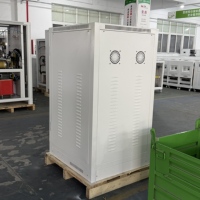 Régulateur de tension automatique triphasé à enroulement en cuivre 180 kVA |   98% d'efficacité élevée, écran LCD |   Certifié CE et ISO9001