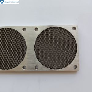 Painel de Aço Galvanizado Estrutural de Alta Qualidade com Guia de Ondas em Painel de Colmeia com Proteção EMI à Prova de Fogo para Câmara <span class=keywords><strong>Semi</strong></span>-Aneóica - Product Image 5