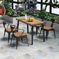 Ensemble table et chaises modernes en métal et plastique imitation bois pour jardin, café et salon de thé, mobilier de cour