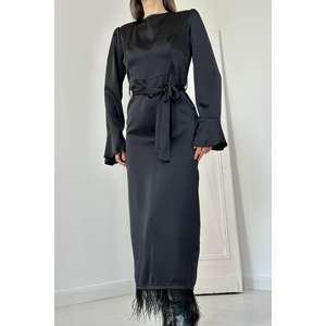 Robe de soirée noire en gros avec jupe à franges - Product Image 1