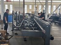 ماكينة قطع الأنابيب بالليزر CNC معتمدة من CE بطول 12 متر ودوران 360 درجة مع تحميل أوتوماتيكي بالكامل وقطع مائل