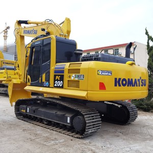 รถขุดตีนตะขาบ Komatsu PC200-8 มือสองคุณภาพสูง พร้อมบุ้งกี๋ขุดดิน ขาย - Product Image 1