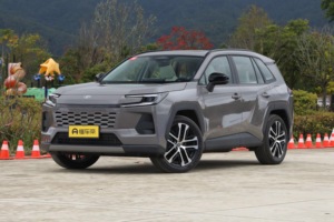 Toyota Wildlander SUV Essence Hybride HEV AWD Crossover Familial Économe en Carburant Neuf et d'Occasion Conduite à Gauche Exportation Chine Vente en Gros - Product Image 4