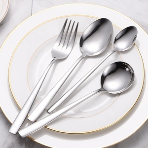 Cuillère à thé en acier inoxydable avec logo personnalisé de différentes tailles Cuillères à dessert en métal Cadeau Couverts en argent Cuillère à café Cuillère à dîner pour la maison - Product Image 3