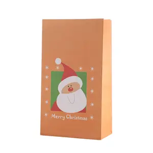 圣诞礼品袋卡通白色牛皮纸袋，带定制标志，无手柄