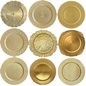 Assiettes de présentation jetables modernes dorées de 13 pouces en plastique de haute qualité Artside, personnalisables avec logo par impression numérique pour les fêtes - Product Image 2
