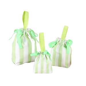 Sac de rangement en toile de taille moyenne, durable, avec cordon de serrage, rayures colorées, logo personnalisé, réutilisable pour la vente au détail et les événements spéciaux - Product Image 1