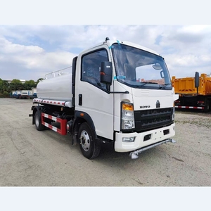 รถบรรทุกน้ำดื่มและฉีดน้ำ HOWO 4X2 LHD/RHD ดีเซล ใหม่ เกียร์ธรรมดา ยูโร 5 ขนาด 5 ลูกบาศก์เมตร พร้อมถังเหล็ก Q235 อเนกประสงค์ - Product Image 1