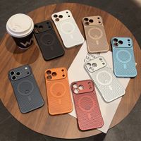 Coque creuse respirante pour iPhone 17 Pro Max avec chargement magnétique, bord sans cadre et panneau de refroidissement en nid d'abeille