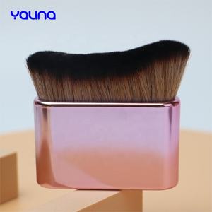 แปรงผสมผิวหน้าขนาดใหญ่ฉลากส่วนตัวทองคําแ<span class=keywords><strong>ป</strong></span>รงคาบูคิแปรงผสมผิวมังสวิรัติสําหรับการทําให้<span class=keywords><strong>ผิว</strong></span>แ<span class=keywords><strong>ด</strong></span><span class=keywords><strong>ด</strong></span> - Product Image 3