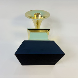 2025 trophées <span class=keywords><strong>Grammy</strong></span> personnalisés Crystal Honor Metal <span class=keywords><strong>Awards</strong></span> avec musique UV et technique de sérigraphie plaquée - Product Image 3