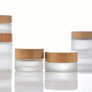 Pot en verre transparent givré pour crème de soin, recyclable, de luxe, avec couvercles en bambou ou en aluminium pour cosmétiques - Product Image 3