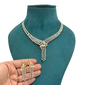 Conjunto de collar y aretes de latón chapado en oro de calidad premium, glamuroso, de dos tonos, clásico, para fiestas y bodas, colección para mujer. - Product Image 2