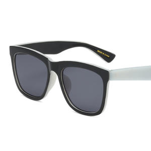 Gafas de Sol Unisex Qianai UV400 con Marco de PC y Lentes de Acetato, Diseño Cuadrilateral para Conducir y Estar a la Moda - Product Image 3