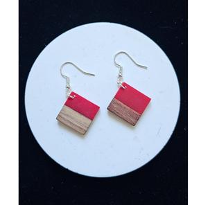 Pendientes Minimalistas de Resina y Madera, Joyería Hecha a Mano, Piezas Ligeras y Elegantes, Regalo Ideal para Mujeres, Adolescentes y Niñas - Product Image 1