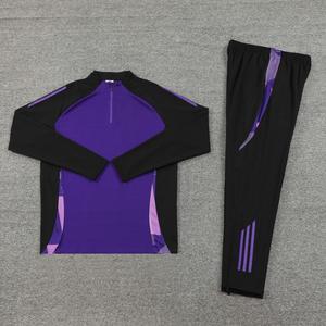 Completo Sportivo Personalizzabile <span class=keywords><strong>Viola</strong></span> e Rosso per Bambini, Divisa da <span class=keywords><strong>Calcio</strong></span>, <span class=keywords><strong>Tuta</strong></span> da Allenamento, Maglia da <span class=keywords><strong>Calcio</strong></span> Thailandese di Alta Qualità con Logo del Club Personalizzato - Product Image 2