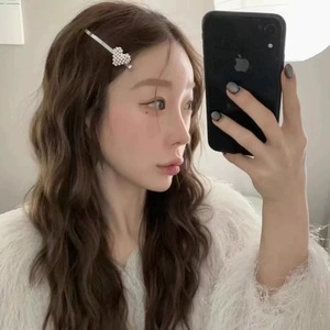 Korean Simple Silver Heart-shaped <strong>Hair</strong> Clip for Women Sweet <strong>Cool</strong> Metal Love Bangs Straight Side Clips Hairpin <strong>Hair</strong> <strong>Accessory</strong> - Product Image 4