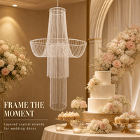 Rideau de perles en cristal décoratif avec cadre métallique, design en cascade superposée - Chandelier romantique et élégant pour mariage