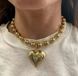 Collar de Acero Inoxidable Chapado en Oro de 18k con Colgante de Corazón - Product Image 1