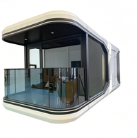 Maison Capsule Spatiale avec Balcon, Cabine Modulaire Préfabriquée, Unité de Vie Portable pour Glamping Scénique, Hébergement et Complexes de Vacances