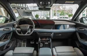 YK Motors 2026 <span class=keywords><strong>AUDI</strong></span> Q6L E-tron-6 Nouveau <span class=keywords><strong>SUV</strong></span> électrique pur 5 portes 5 places Autonomie de 752 km Batterie de 110 kWh 205 ch Exportation vers l'Uruguay - Product Image 2