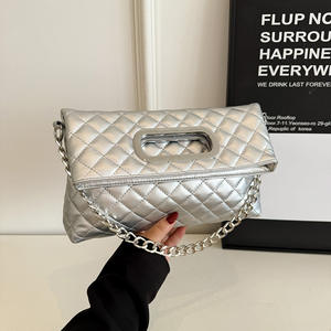 Bolso de Hombro y Bandolera de Diseño Exclusivo para Mujer, Primavera, con Correa Única, Cierre de Cremallera, PU Acolchado, Cadenas, Estilo Urbano y Sencillo - Product Image 2