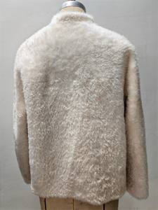 <span class=keywords><strong>Cappotto</strong></span> <span class=keywords><strong>Corto</strong></span> Unisex <span class=keywords><strong>Beige</strong></span> in Pelliccia di Montone con Collo a V e Chiusura Monopetto - Giacca Calda Invernale - Product Image 6