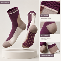 Chaussettes fantaisie à blocs de couleurs pour festival, prune taupe, en coton et élasthanne, motif artistique répétitif, avec bord tricoté, talon et bout renforcés