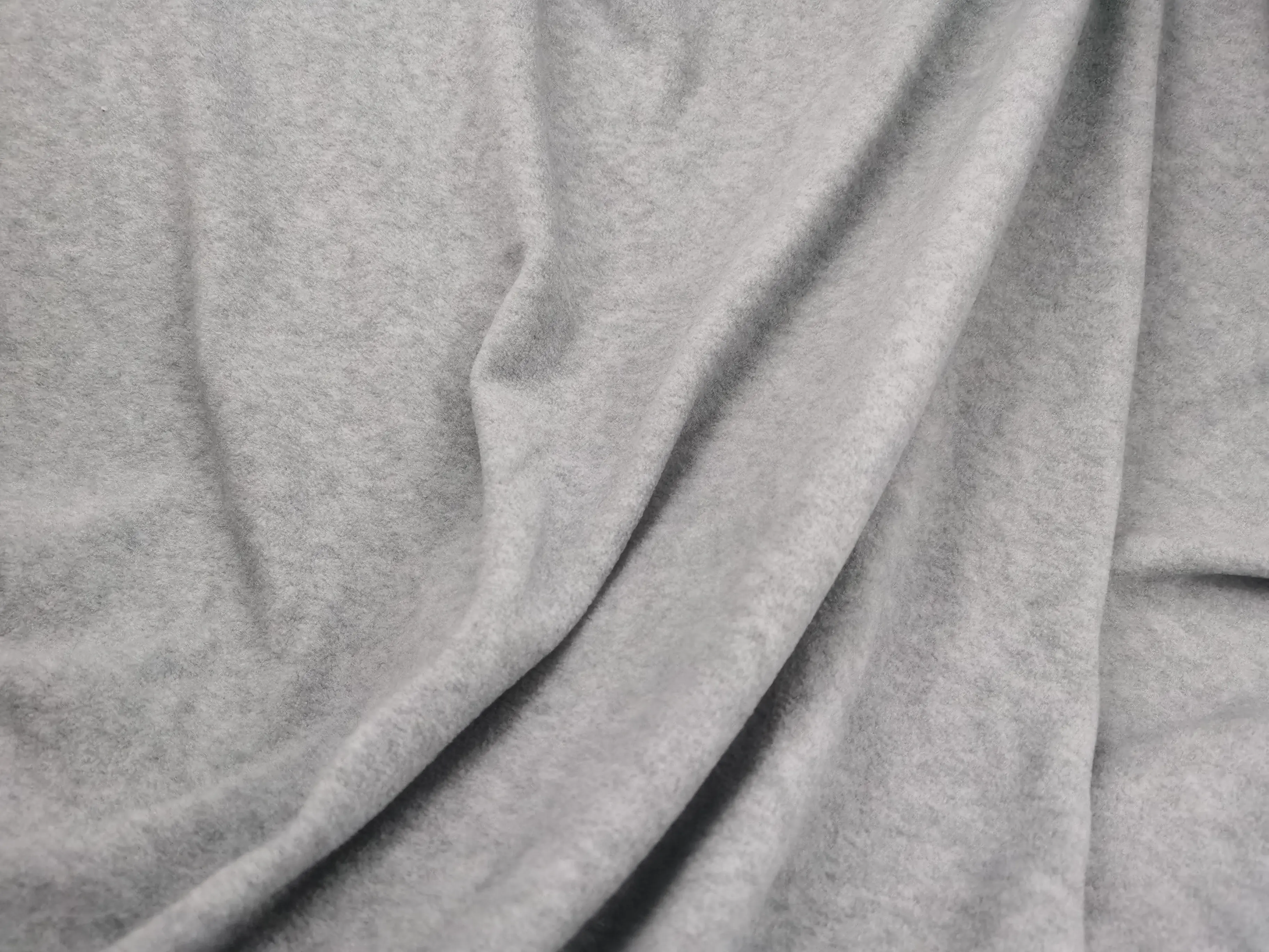 Commercio all'ingrosso della fabbrica super morbido 100% in poliestere misto grigio melange filato tessuto in pile polare per abbigliamento per bambini felpa con cappuccio