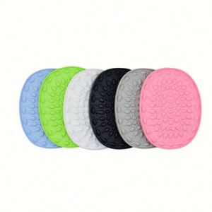 Tapis de léchage carré en silicone écologique Spd038 pour chien, mangeoire lente avec ventouse puissante pour fixation murale ou au sol, logo personnalisé - Product Image 1
