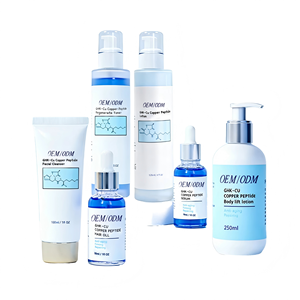 Sérum facial <span class=keywords><strong>anti</strong></span>-rides et raffermissant à la vitamine C et à l'acide hyaluronique avec des bienfaits blanchissants - Product Image 1